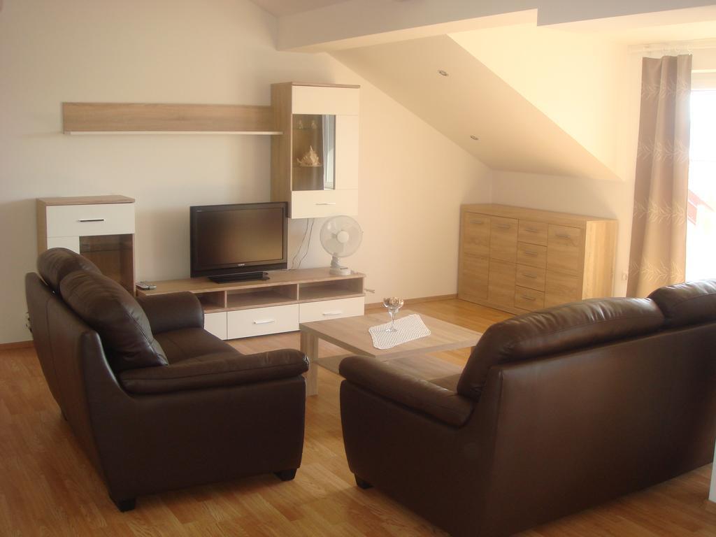Apartments Jelicic Selce Exterior foto