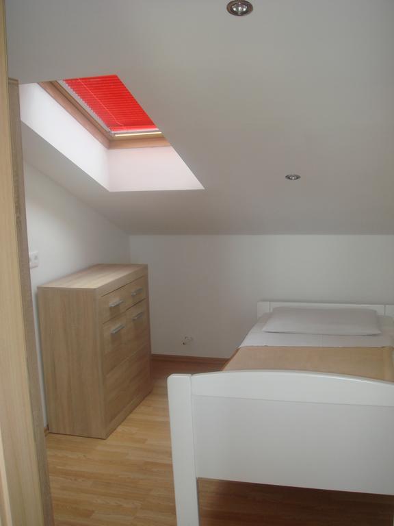 Apartments Jelicic Selce Exterior foto