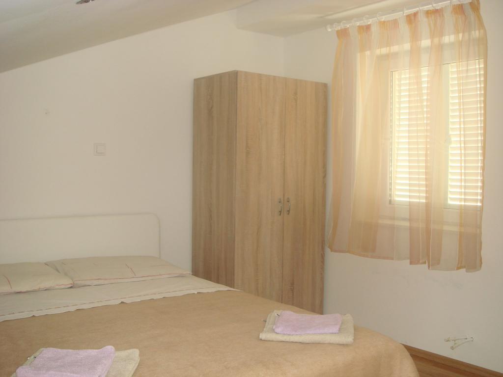 Apartments Jelicic Selce Exterior foto