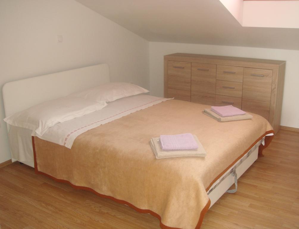 Apartments Jelicic Selce Exterior foto
