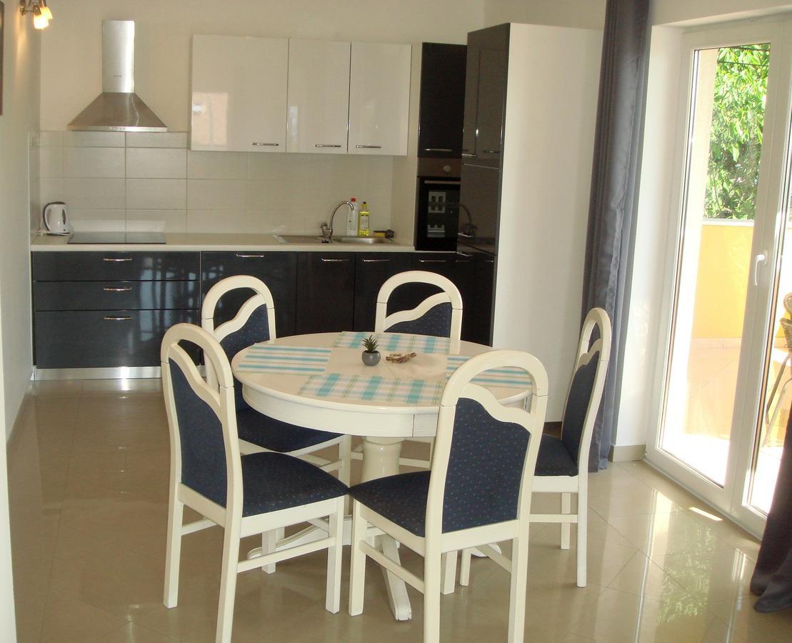 Apartments Jelicic Selce Exterior foto